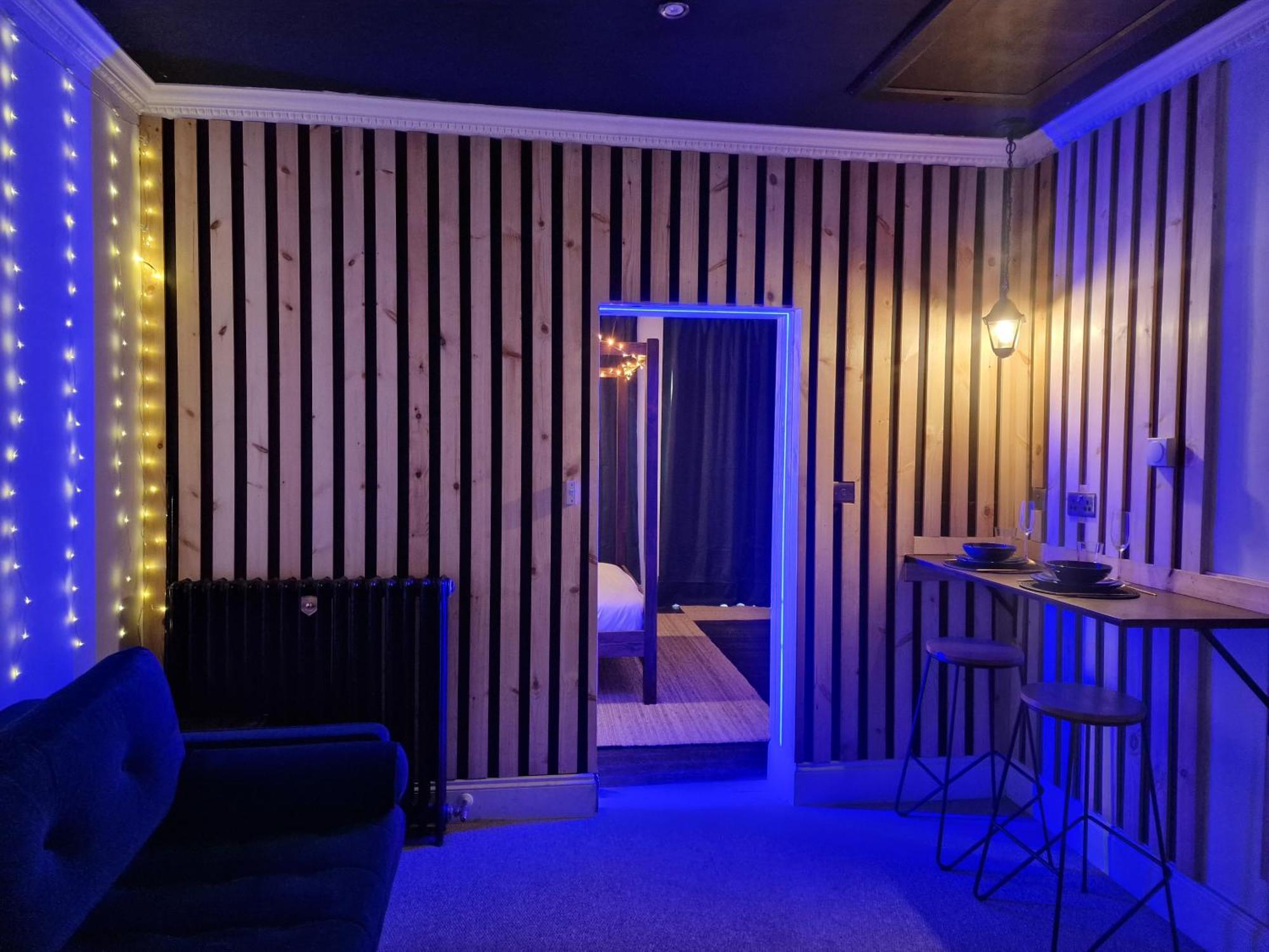 The Penny Blue With Private Hot Tub Apartment Slamannan