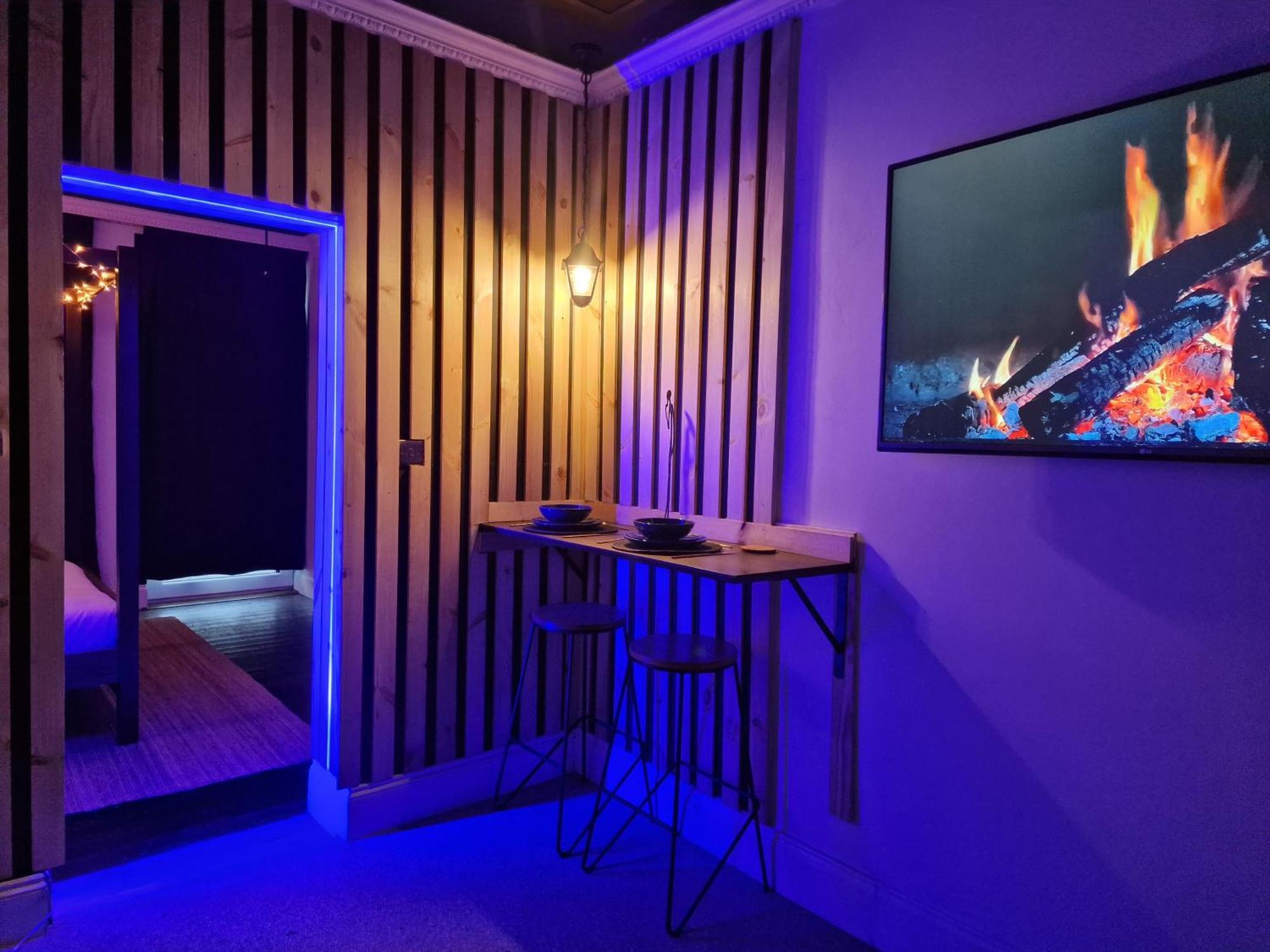 The Penny Blue With Private Hot Tub Slamannan