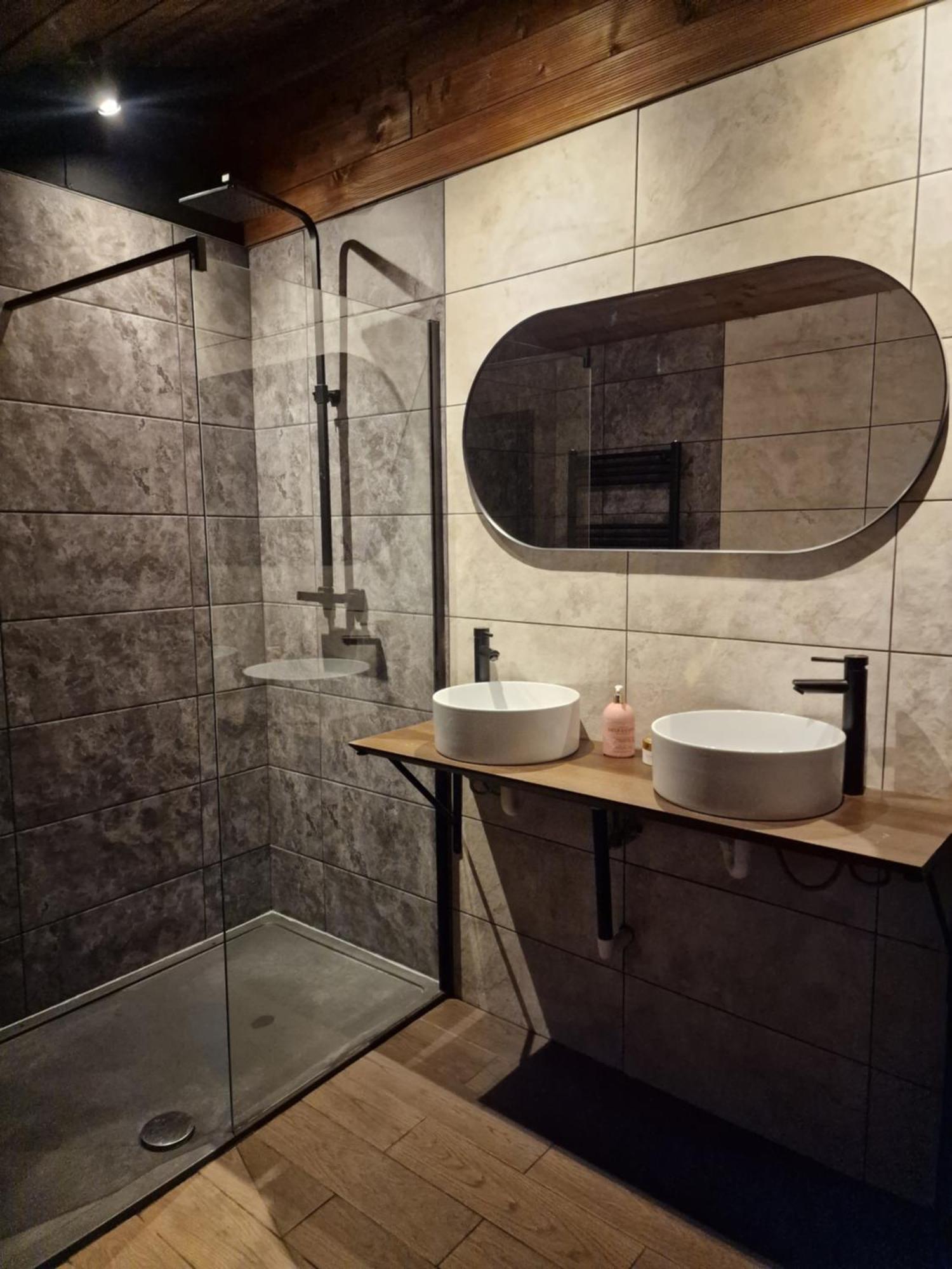 The Penny Blue With Private Hot Tub * Slamannan